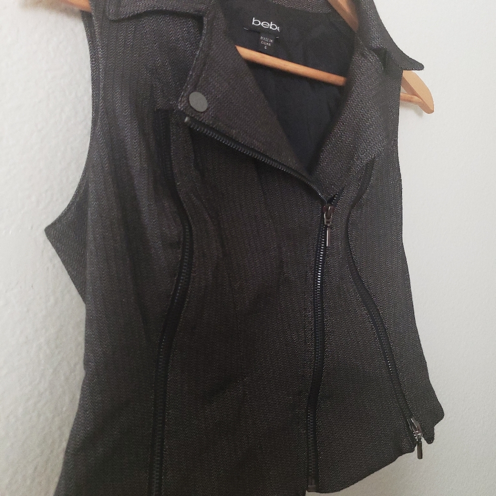 Bebe Black striped Asymmetrical Zipper Vest sz 6 - Picture 2 of 11